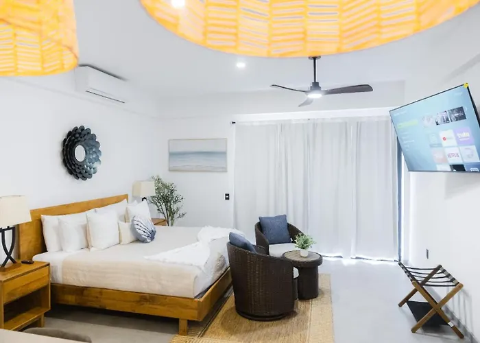 New Listing Walk To Downtown Cabo King Bed