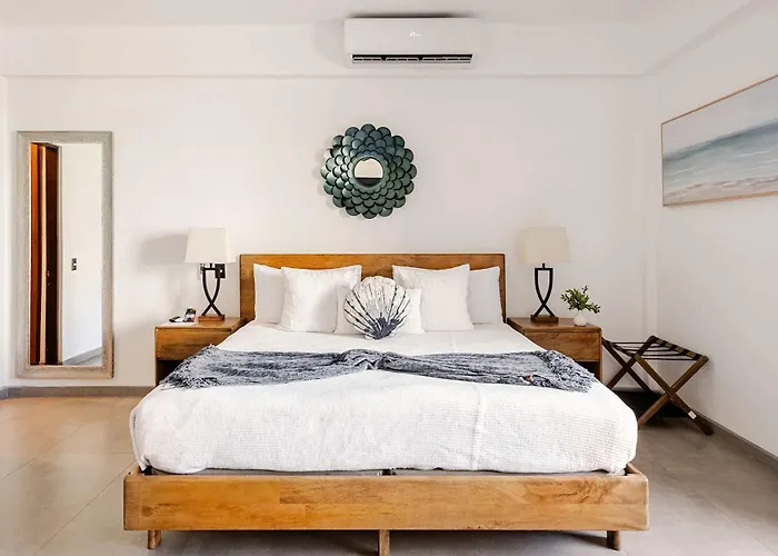New Listing Walk To Downtown Cabo King Bed