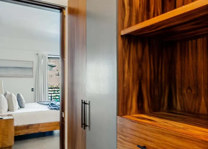 New Listing Walk To Downtown Cabo King Bed